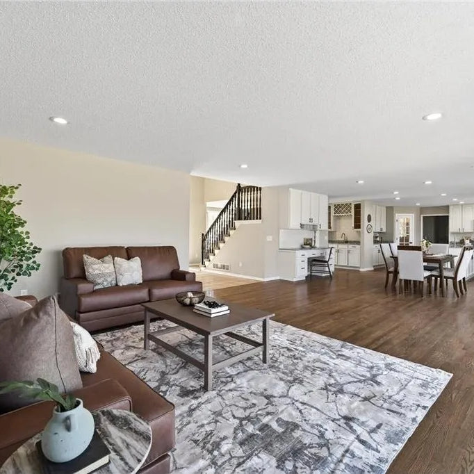 How to Arrange Living Room Furniture in a Small Space