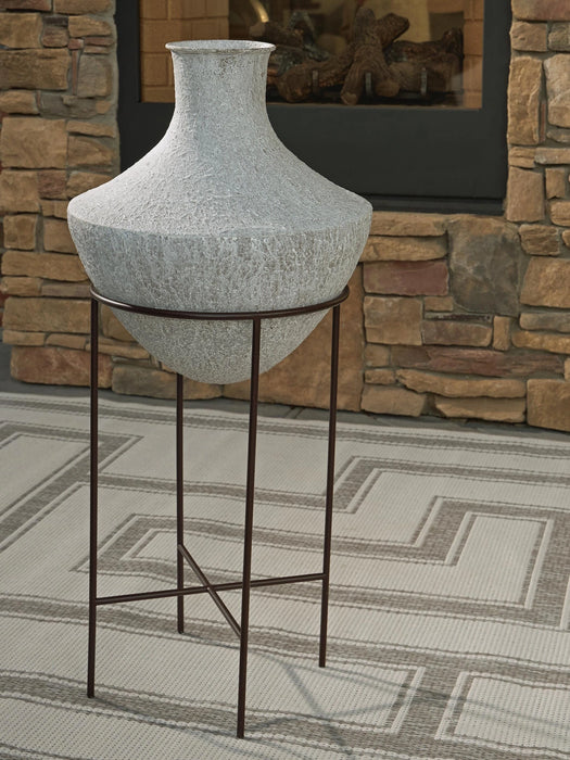 Estonbank Vase - Dream Home Furniture & Mattress (Waite Park, MN)