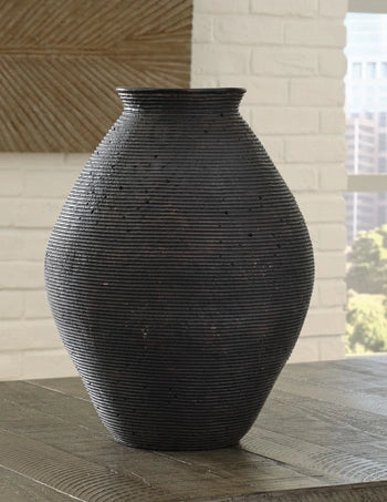 Hannela Vase - Dream Home Furniture & Mattress (Waite Park, MN)