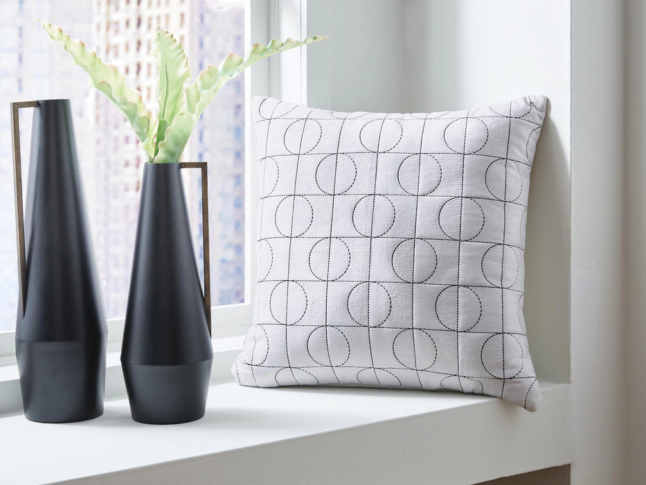 Kydner Pillow (Set of 4) - Dream Home Furniture & Mattress (Waite Park, MN)