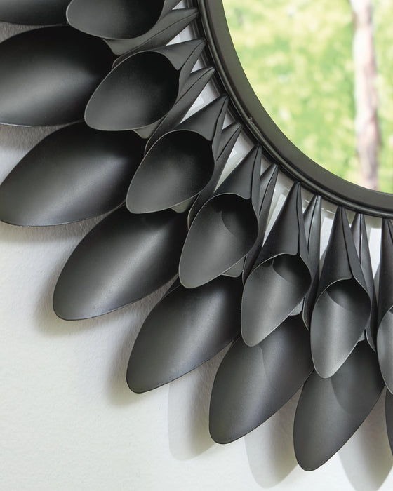 Ryenmour Accent Mirror - Dream Home Furniture & Mattress (Waite Park, MN)