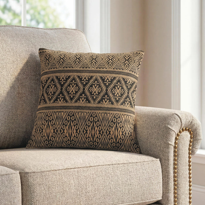 Davinwood Pillow