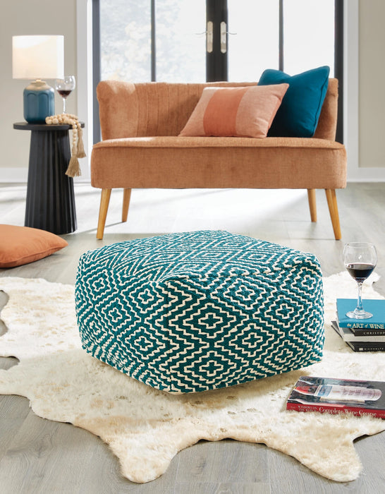 Brynnsen Pouf - Dream Home Furniture & Mattress (Waite Park, MN)