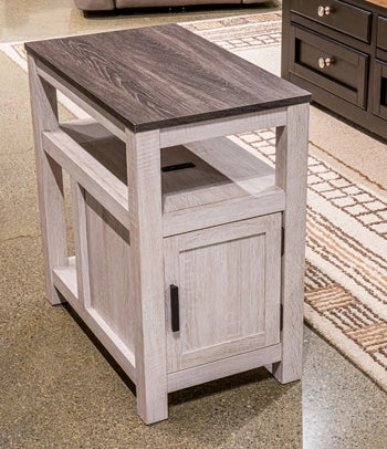 Fendenmore Chairside End Table - Dream Home Furniture & Mattress (Waite Park, MN)