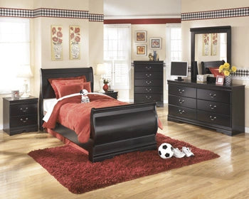 Huey Vineyard Dresser and Mirror - Dream Home Furniture & Mattress (Waite Park, MN)