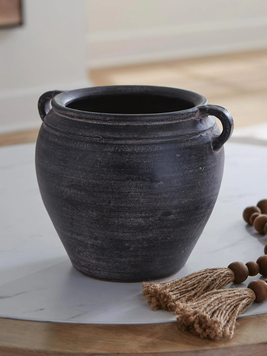 Meadie Vase - Dream Home Furniture & Mattress (Waite Park, MN)
