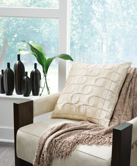 Kydner Pillow (Set of 4) - Dream Home Furniture & Mattress (Waite Park, MN)