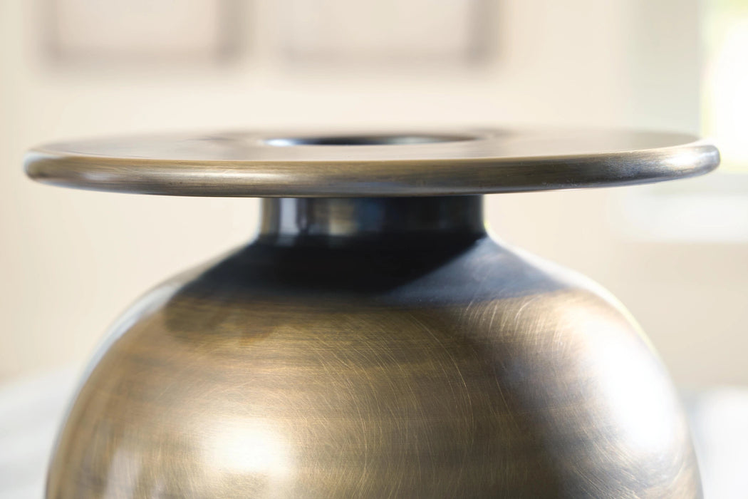 Fedorleigh Vase - Dream Home Furniture & Mattress (Waite Park, MN)