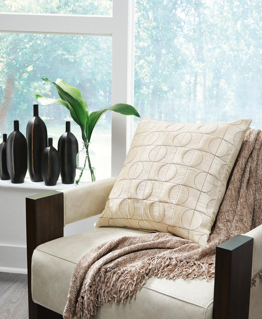 Kydner Pillow (Set of 4) - Dream Home Furniture & Mattress (Waite Park, MN)