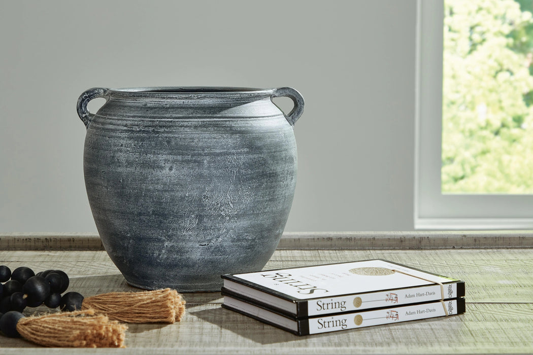 Meadie Vase - Dream Home Furniture & Mattress (Waite Park, MN)