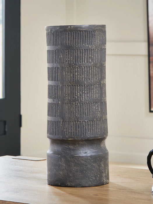 Beninworth Vase - Dream Home Furniture & Mattress (Waite Park, MN)
