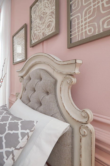 Realyn Upholstered Bed - Dream Home Furniture & Mattress (Waite Park, MN)